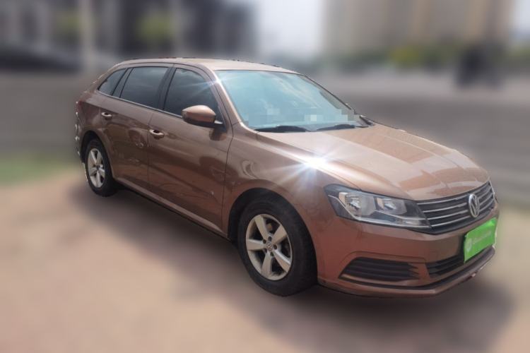 Used Volkswagen Gran Lavida 2015 1.6L Manual Fashion Edition Front Right 45 Deg