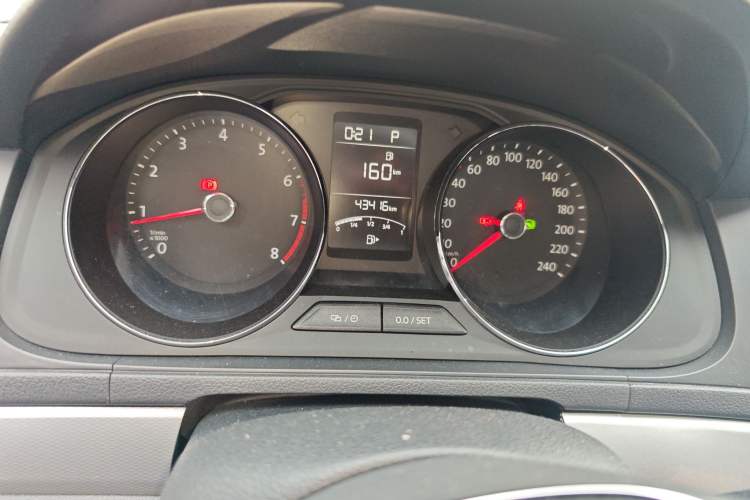 Used Volkswagen Gran Lavida 2015 1.6L Automatic Comfort Edition Instrument Cluster
