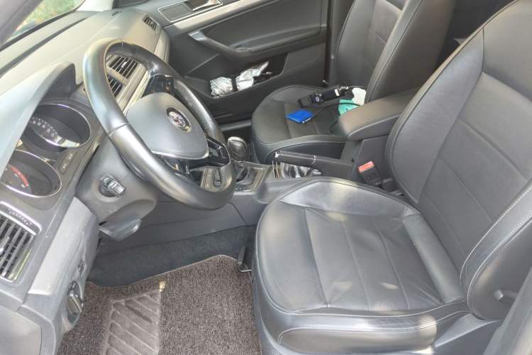 Used Volkswagen Gran Lavida 2015 1.6L Automatic Comfort Edition Left Front Seat