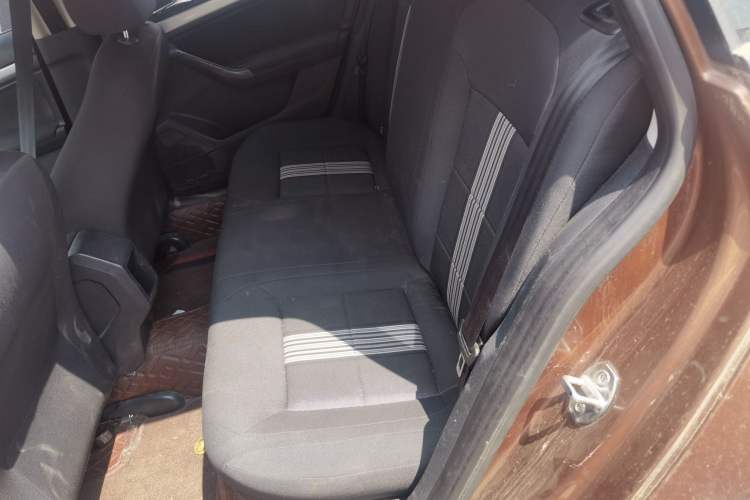 Used Volkswagen Gran Lavida 2015 1.6L Manual Fashion Edition Left Rear Seat