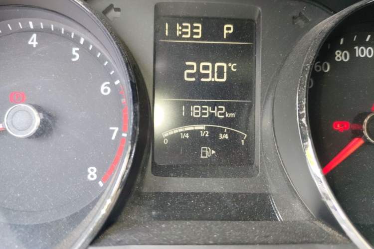 Used Volkswagen Gran Lavida 2015 1.6L Automatic Comfort Edition Odometer Close Up
