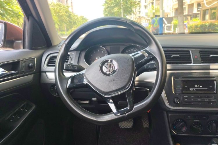 Used Volkswagen Gran Lavida 2015 1.6L Automatic Comfort Edition Steering Wheel