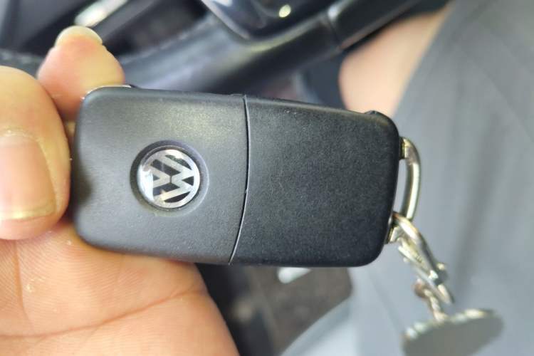 Used Volkswagen Gran Lavida 2015 1.6L Automatic Comfort Edition Vehicle Key
