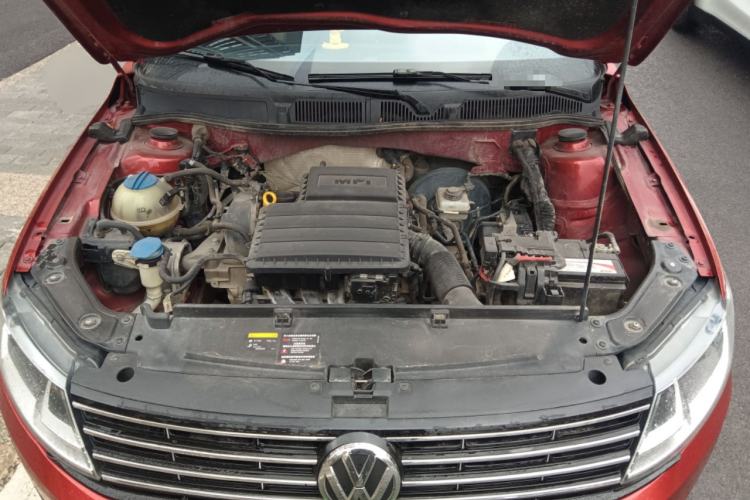 Used Volkswagen Gran Lavida 2015 1.6L Automatic Comfort Edition Engine Bay