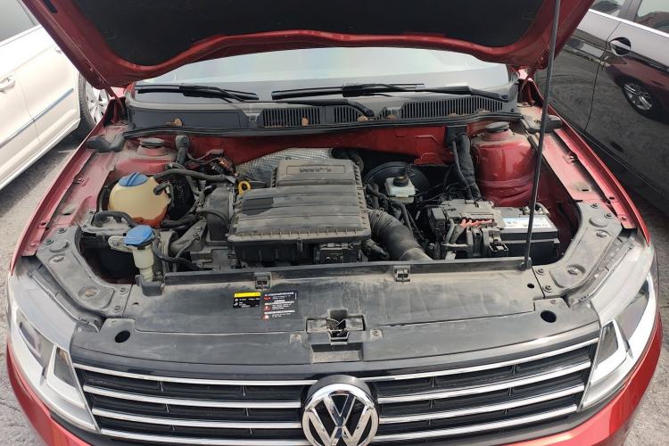 Used Volkswagen Gran Lavida 2015 1.6L Automatic Comfort Edition Engine Bay
