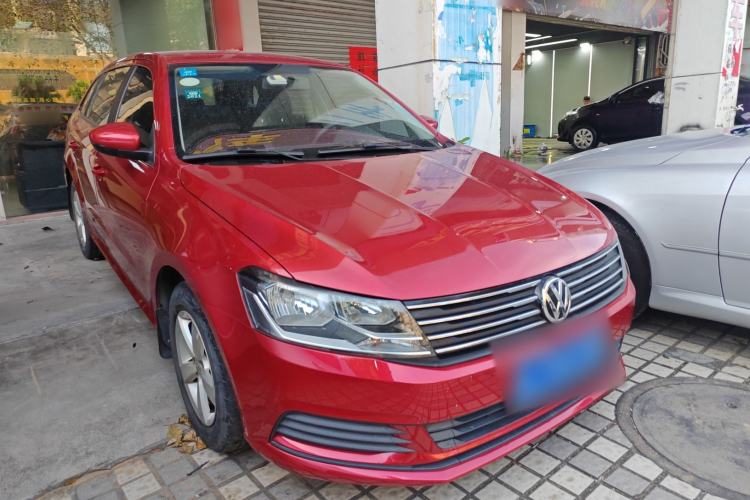 Used Volkswagen Gran Lavida 2015 1.6L Automatic Fashion Edition Exterior 2