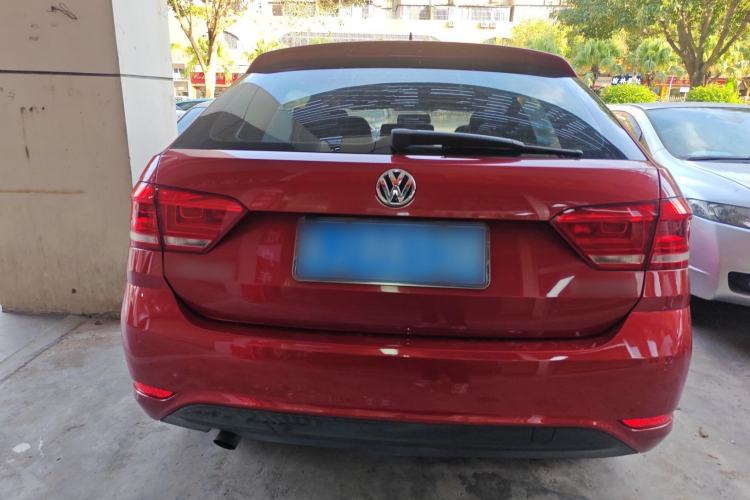 Used Volkswagen Gran Lavida 2015 1.6L Automatic Fashion Edition Exterior 4