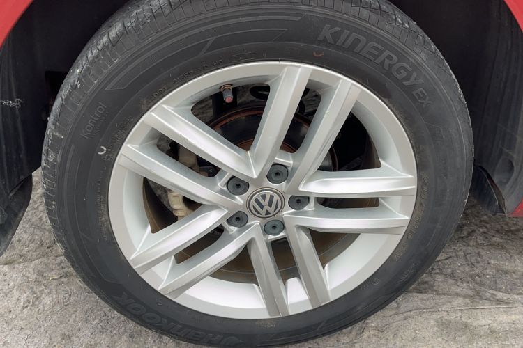 Used Volkswagen Gran Lavida 2015 1.6L Automatic Comfort Edition Exterior 4