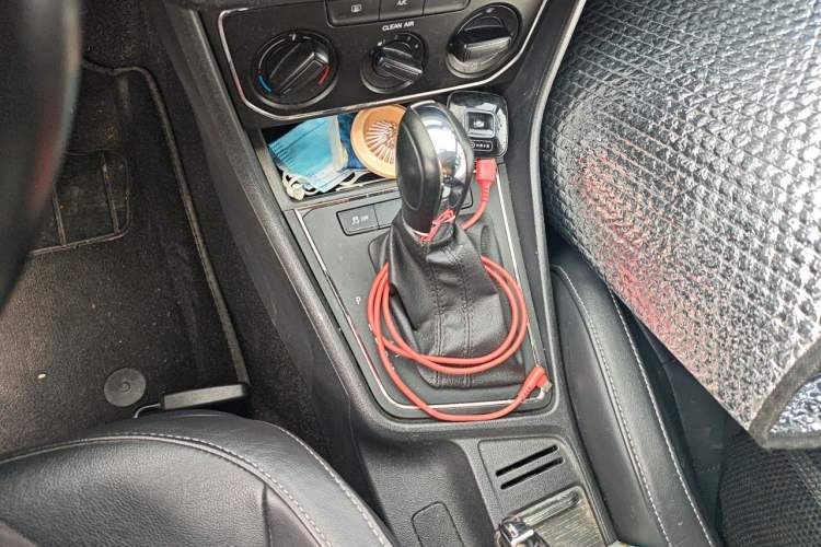 Used Volkswagen Gran Lavida 2015 1.6L Automatic Comfort Edition Gear Lever