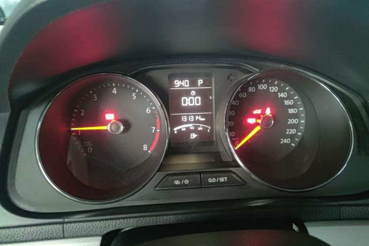 Used Volkswagen Gran Lavida 2015 1.6L Automatic Comfort Edition Instrument Cluster