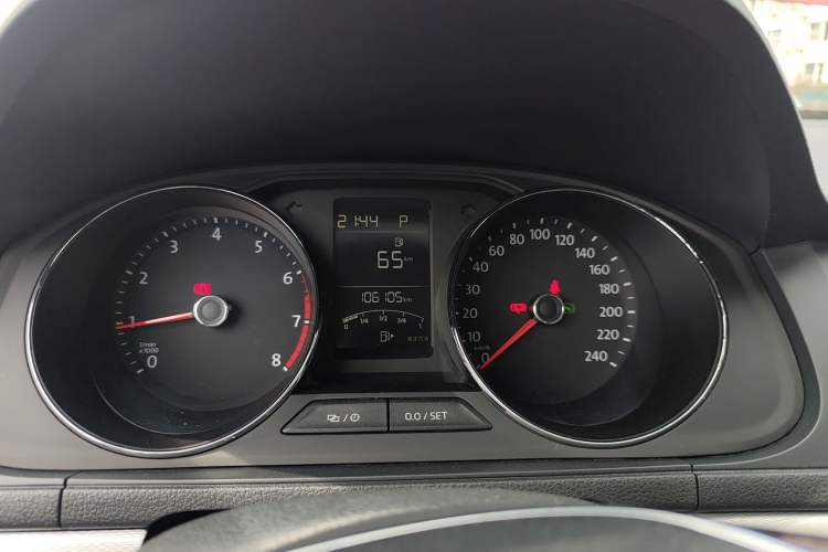 Used Volkswagen Gran Lavida 2015 1.6L Automatic Comfort Edition Instrument Cluster