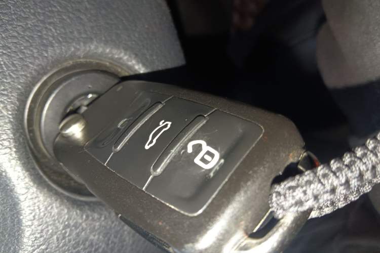 Used Volkswagen Gran Lavida 2015 1.6L Automatic Comfort Edition Interior 1