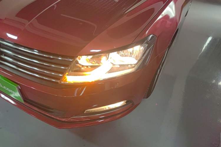 Used Volkswagen Gran Lavida 2015 1.6L Automatic Comfort Edition Left Front Headlight