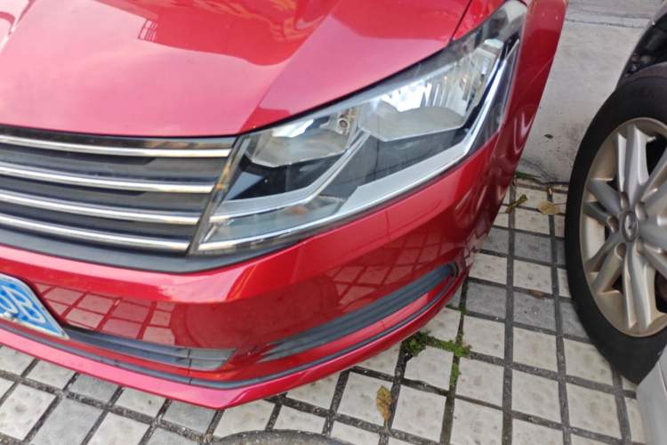 Used Volkswagen Gran Lavida 2015 1.6L Automatic Fashion Edition Left Front Headlight