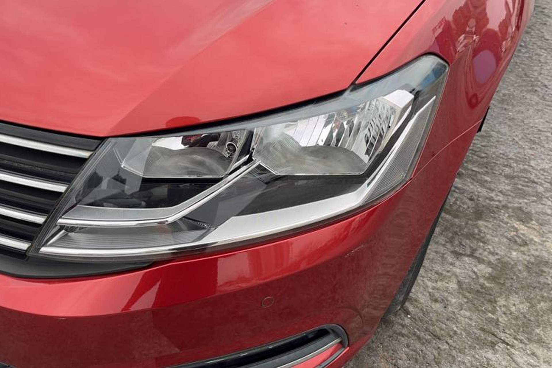 Used Volkswagen Gran Lavida 2015 1.6L Automatic Comfort Edition Left Front Headlight