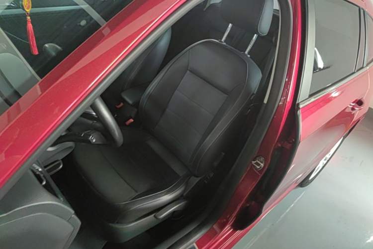 Used Volkswagen Gran Lavida 2015 1.6L Automatic Comfort Edition Left Front Seat