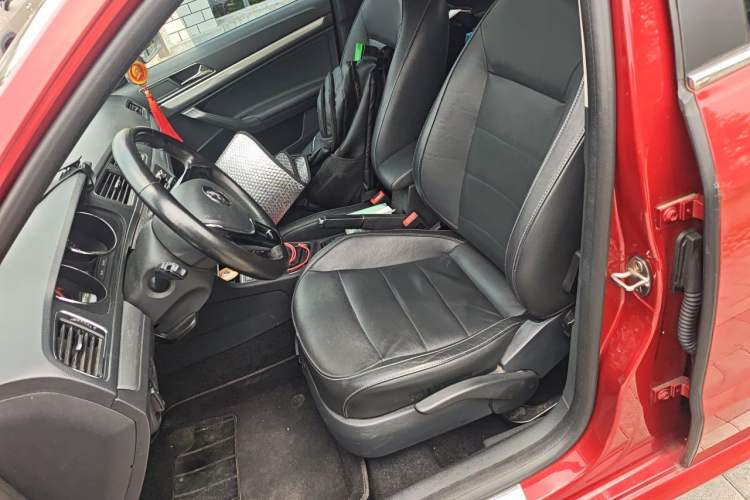 Used Volkswagen Gran Lavida 2015 1.6L Automatic Comfort Edition Left Front Seat