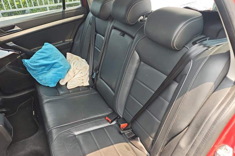 Used Volkswagen Gran Lavida 2015 1.6L Automatic Comfort Edition Left Rear Seat