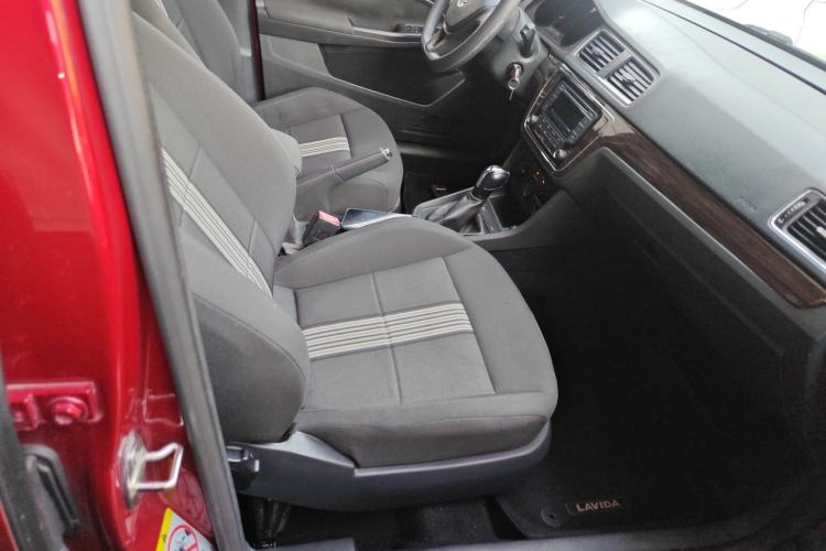 Used Volkswagen Gran Lavida 2015 1.6L Automatic Fashion Edition Right Front Seat