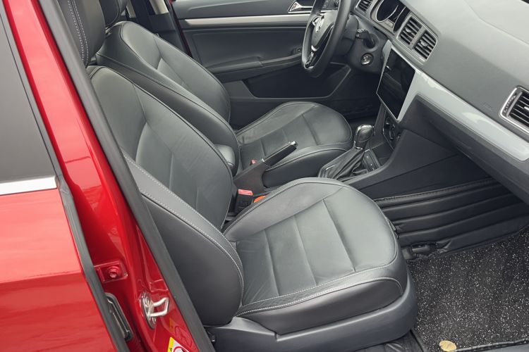 Used Volkswagen Gran Lavida 2015 1.6L Automatic Comfort Edition Right Front Seat