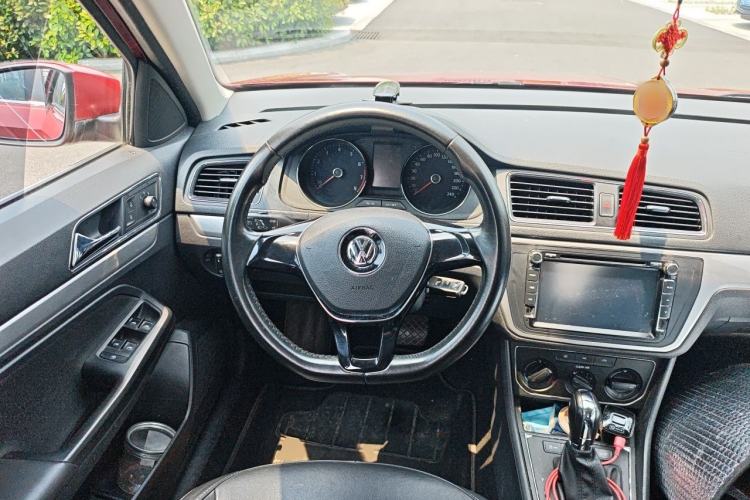 Used Volkswagen Gran Lavida 2015 1.6L Automatic Comfort Edition Steering Wheel