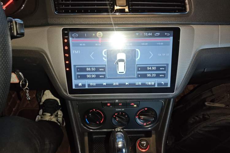 Used Volkswagen Gran Lavida 2015 230TSI DSG Comfort Edition Audio And AC Panel