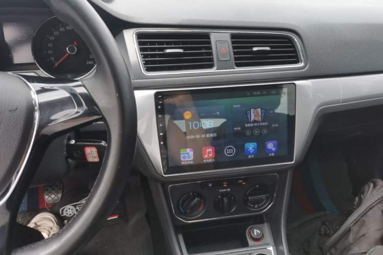 Used Volkswagen Gran Lavida 2015 1.6L Manual Comfort Edition Audio And AC Panel
