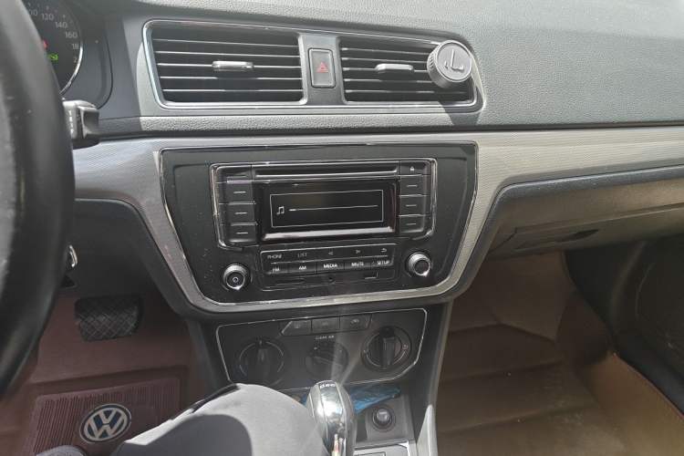 Used Volkswagen Gran Lavida 2015 230TSI DSG Comfort Edition Audio And AC Panel