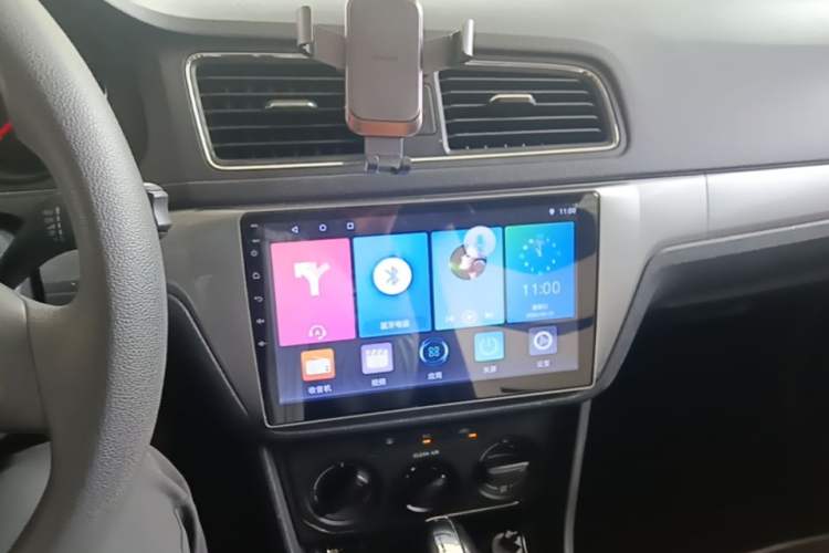 Used Volkswagen Gran Lavida 2015 1.6L Automatic Fashion Edition Audio And AC Panel