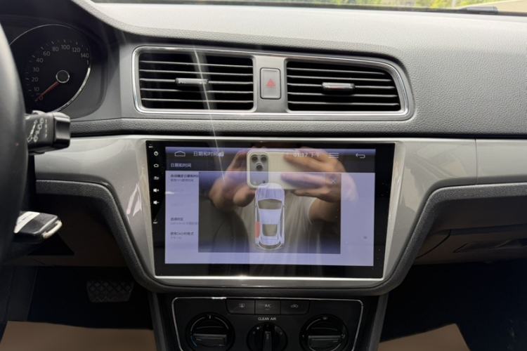 Used Volkswagen Gran Lavida 2015 230TSI DSG Comfort Edition Audio And AC Panel