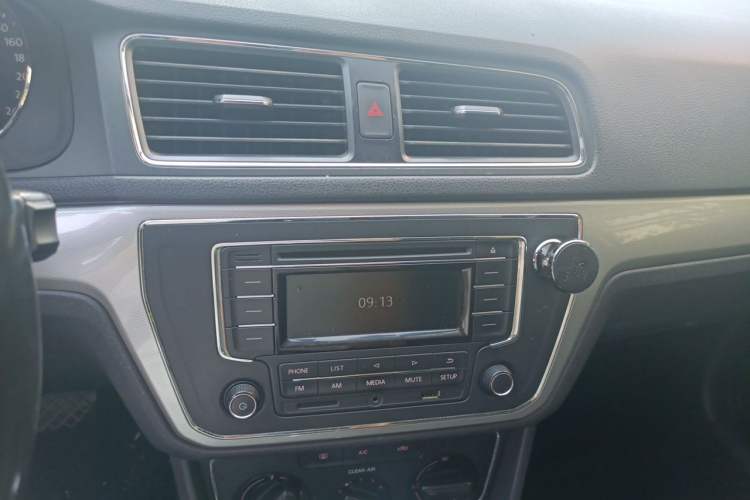 Used Volkswagen Gran Lavida 2015 230TSI DSG Comfort Edition Audio And AC Panel