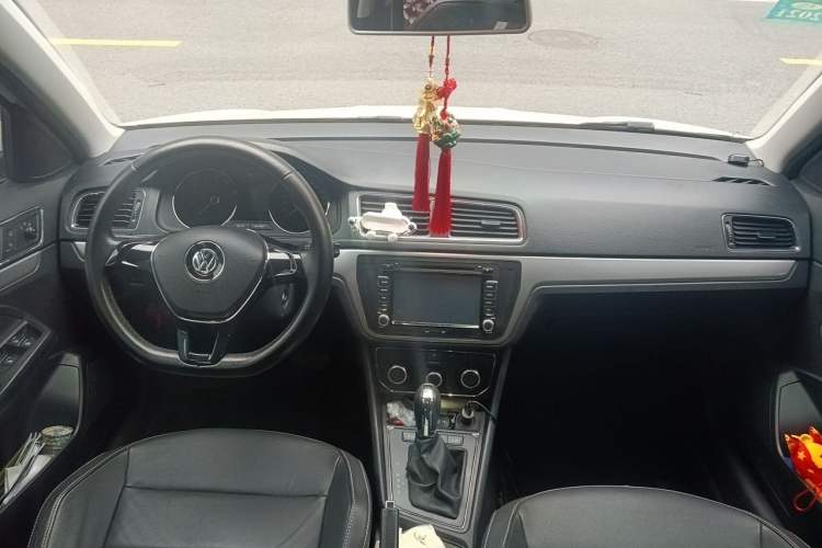 Used Volkswagen Gran Lavida 2015 230TSI DSG Comfort Edition Center Console