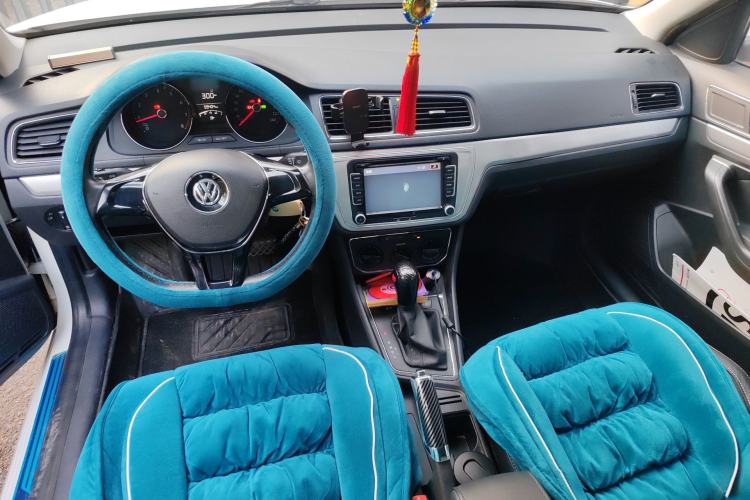 Used Volkswagen Gran Lavida 2015 230TSI DSG Comfort Edition Center Console