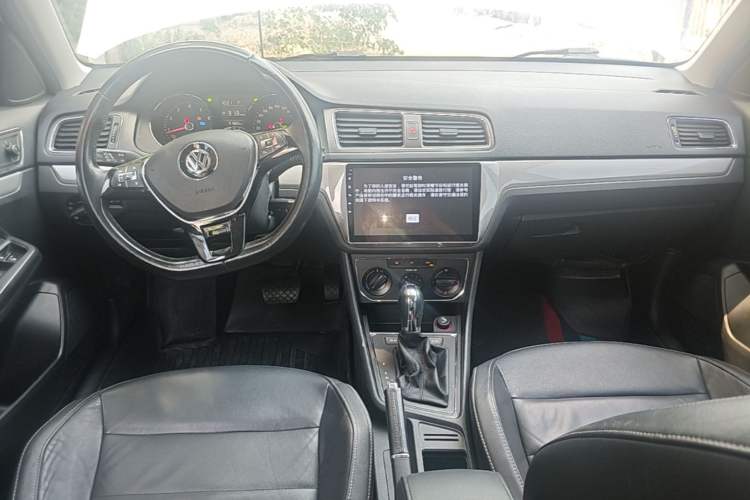 Used Volkswagen Gran Lavida 2015 230TSI DSG Comfort Edition Center Console