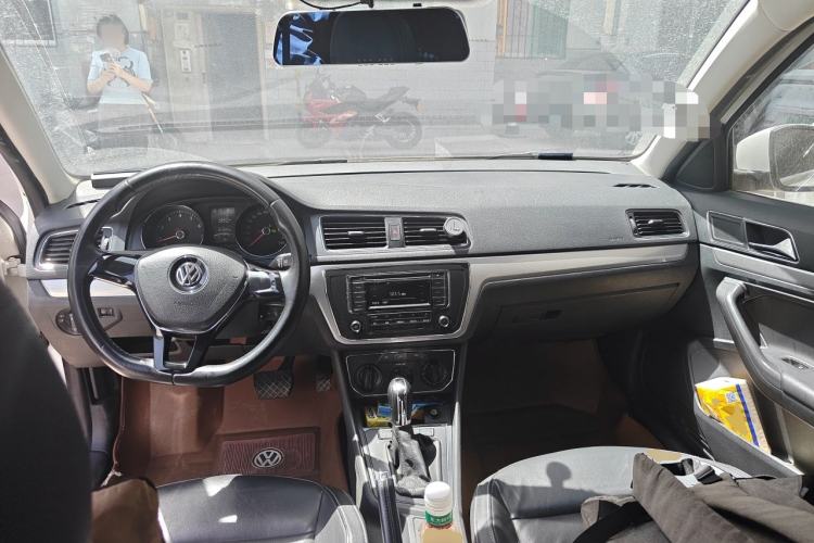 Used Volkswagen Gran Lavida 2015 230TSI DSG Comfort Edition Center Console