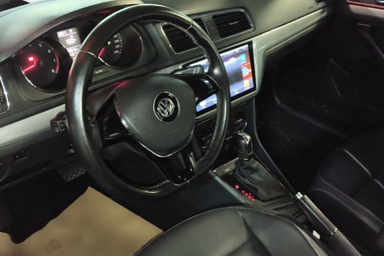 Used Volkswagen Gran Lavida 2015 230TSI DSG Comfort Edition Center Console