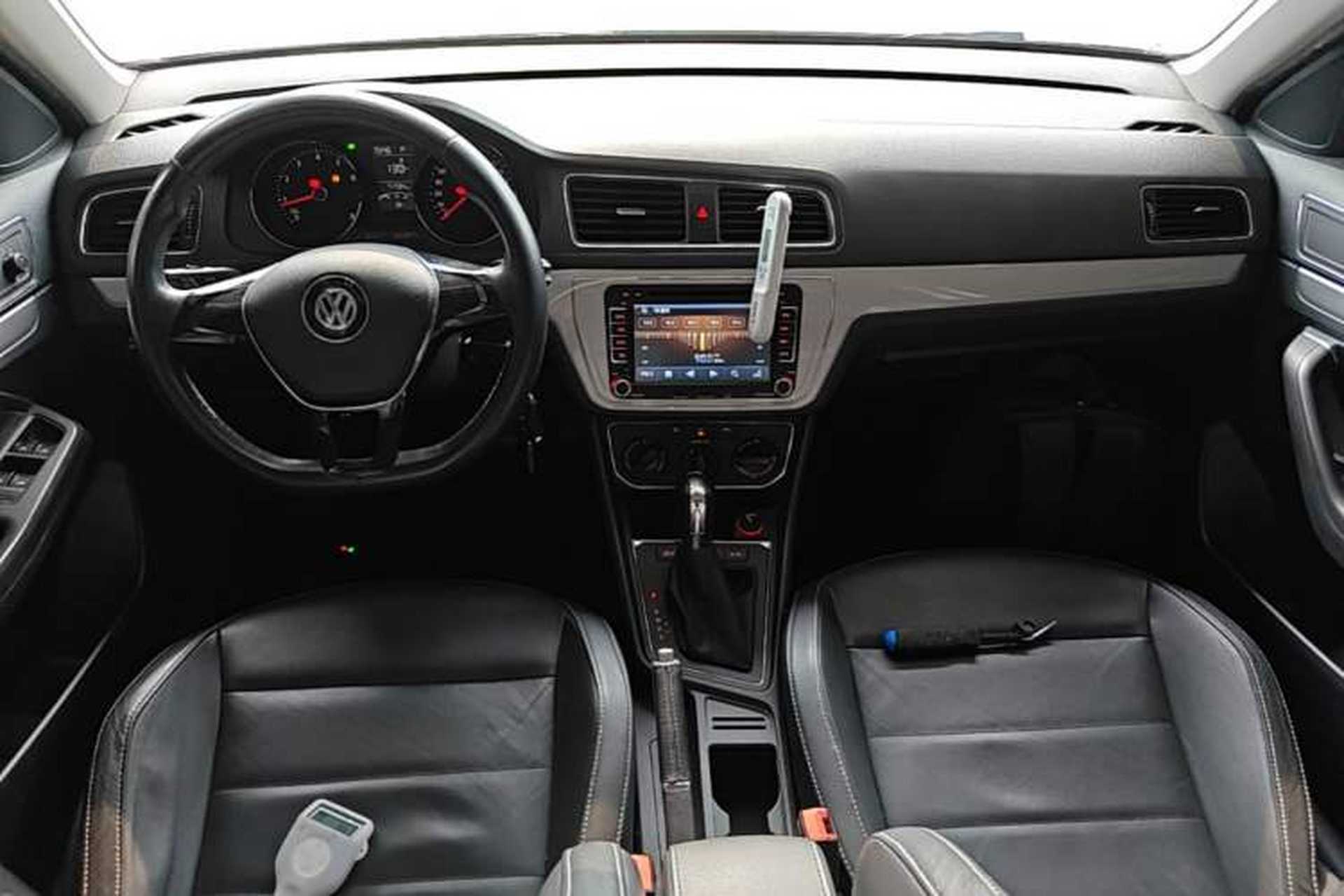 Used Volkswagen Gran Lavida 2015 230TSI DSG Comfort Edition Center Console