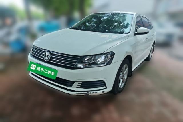 Ojetý Volkswagen Gran Lavida 2015 1.6L Automatic Fashion Edition