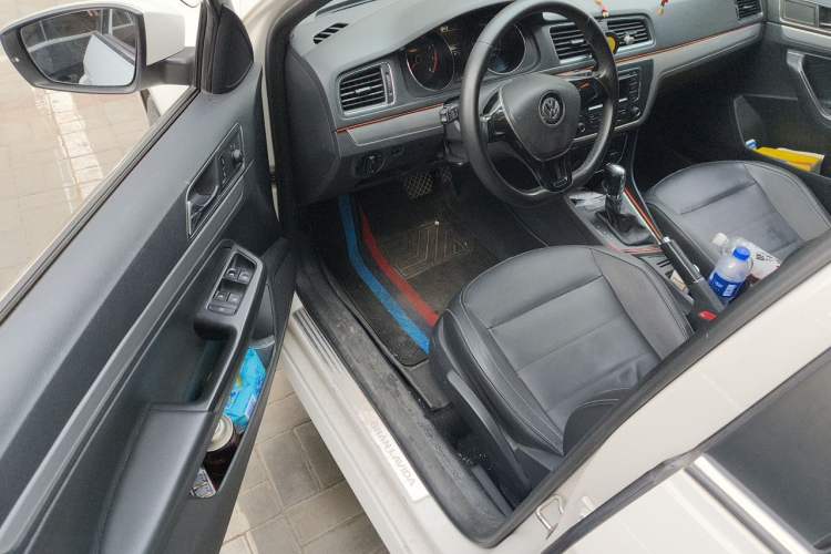 Used Volkswagen Gran Lavida 2015 1.6L Automatic Comfort Edition Driver Seat