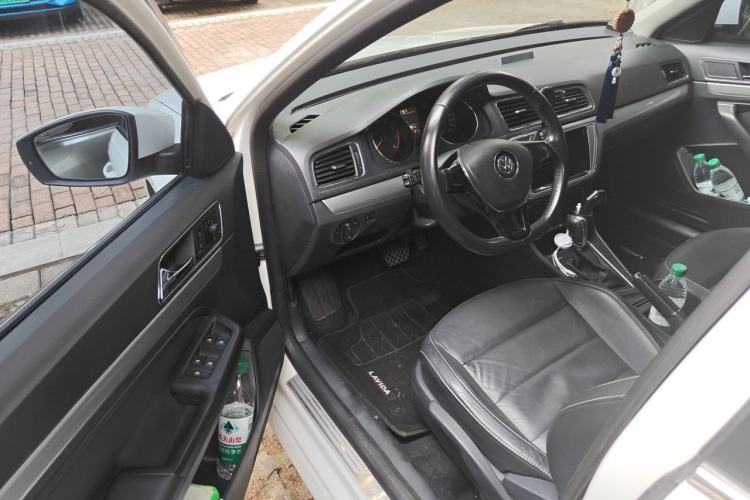 Used Volkswagen Gran Lavida 2015 1.6L Automatic Comfort Edition Driver Seat