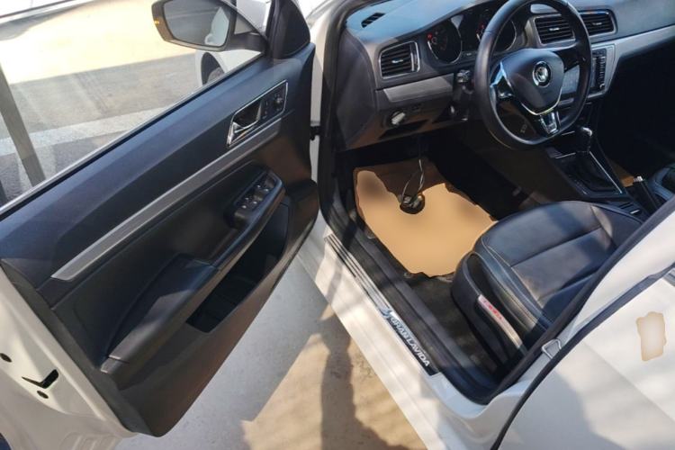 Used Volkswagen Gran Lavida 2015 1.6L Automatic Comfort Edition Driver Seat