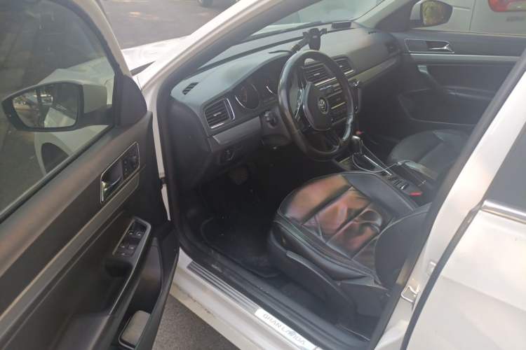 Used Volkswagen Gran Lavida 2015 230TSI DSG Comfort Edition Driver Seat