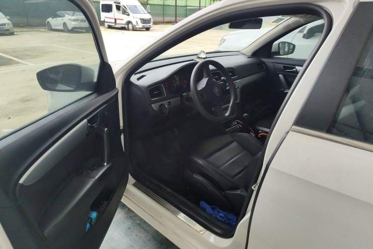 Used Volkswagen Gran Lavida 2015 230TSI Manual Comfort Edition Driver Seat