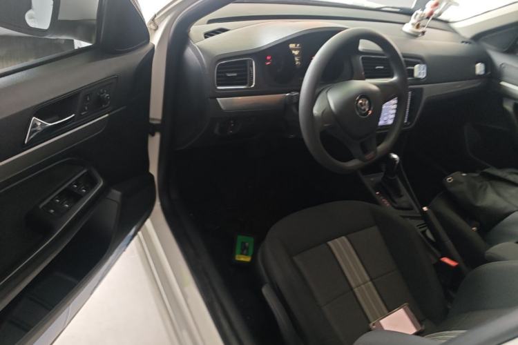 Used Volkswagen Gran Lavida 2015 1.6L Automatic Fashion Edition Driver Seat