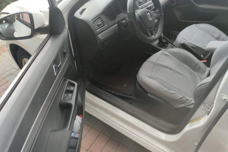 Used Volkswagen Gran Lavida 2015 1.6L Automatic Fashion Edition Driver Seat