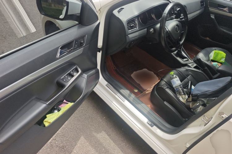 Used Volkswagen Gran Lavida 2015 1.6L Automatic Comfort Edition Driver Seat