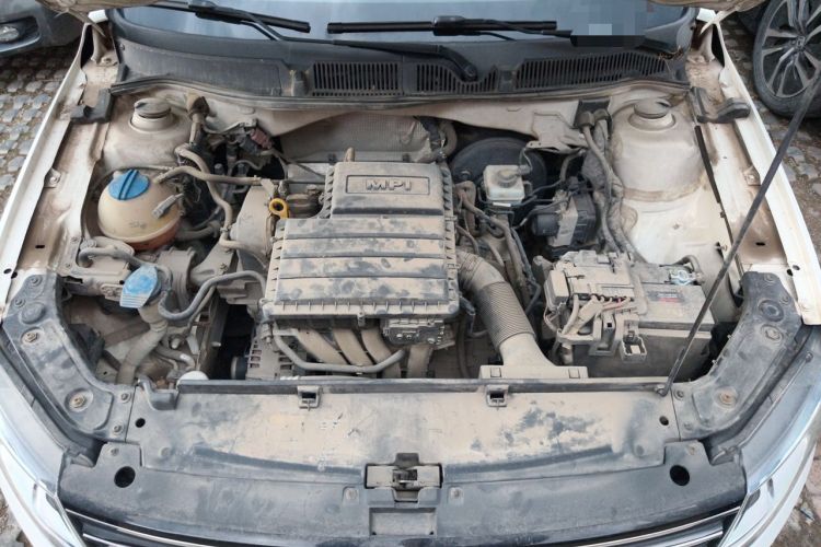 Used Volkswagen Gran Lavida 2015 1.6L Automatic Comfort Edition Engine Bay