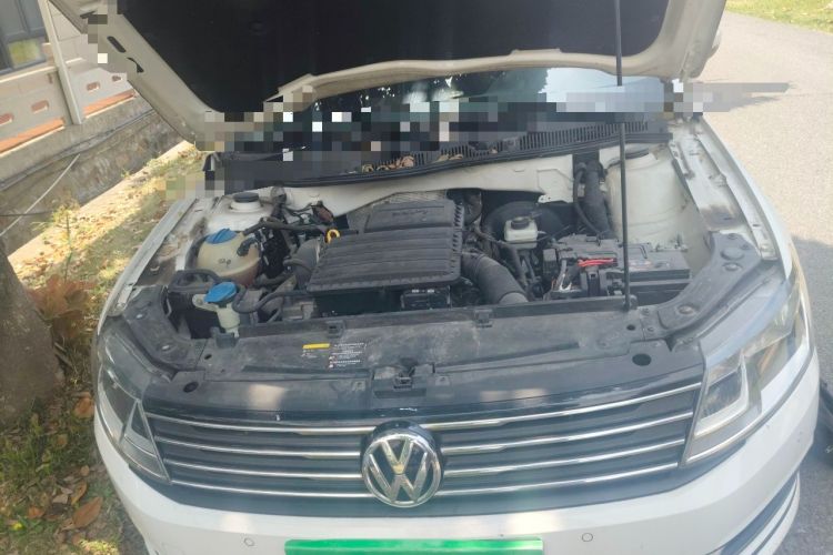 Used Volkswagen Gran Lavida 2015 1.6L Automatic Comfort Edition Engine Bay
