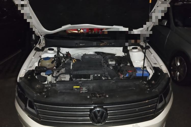 Used Volkswagen Gran Lavida 2015 1.6L Automatic Comfort Edition Engine Bay