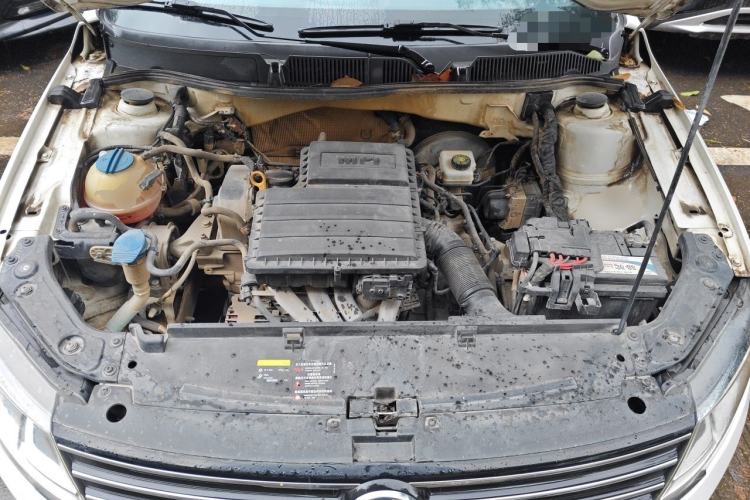 Used Volkswagen Gran Lavida 2015 1.6L Automatic Comfort Edition Engine Bay